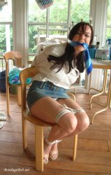 31 exclusive pictures.