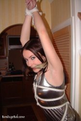 16 exclusive pictures.