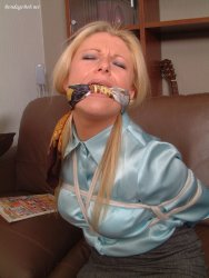 50 exclusive pictures.