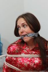 65 exclusive pictures.