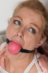 70 exclusive pictures.