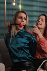 60 exclusive pictures.