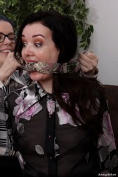 70 exclusive pictures.