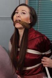 51 exclusive pictures.