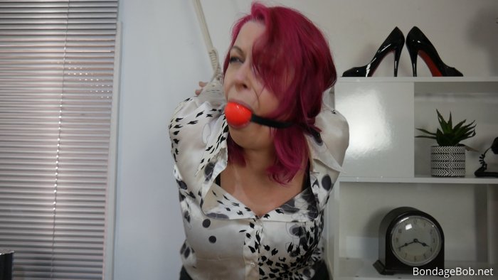 Temptress Kate, Unwelcome Guest